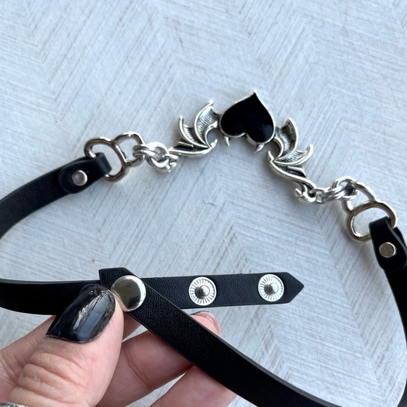 Black leather choker black heart with bat wings and devil horns valentine goth - Picture 9 of 16